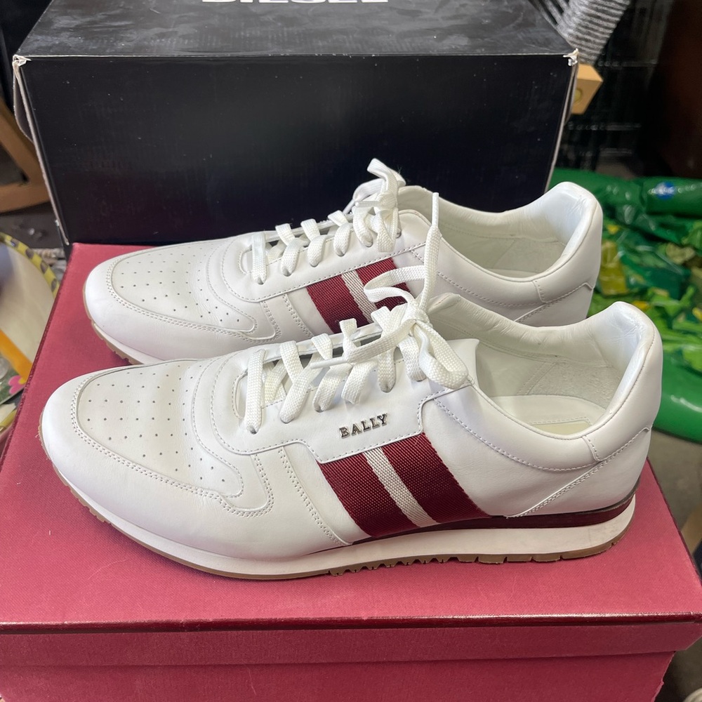 Bally Men's White and Burgundy Sneakers